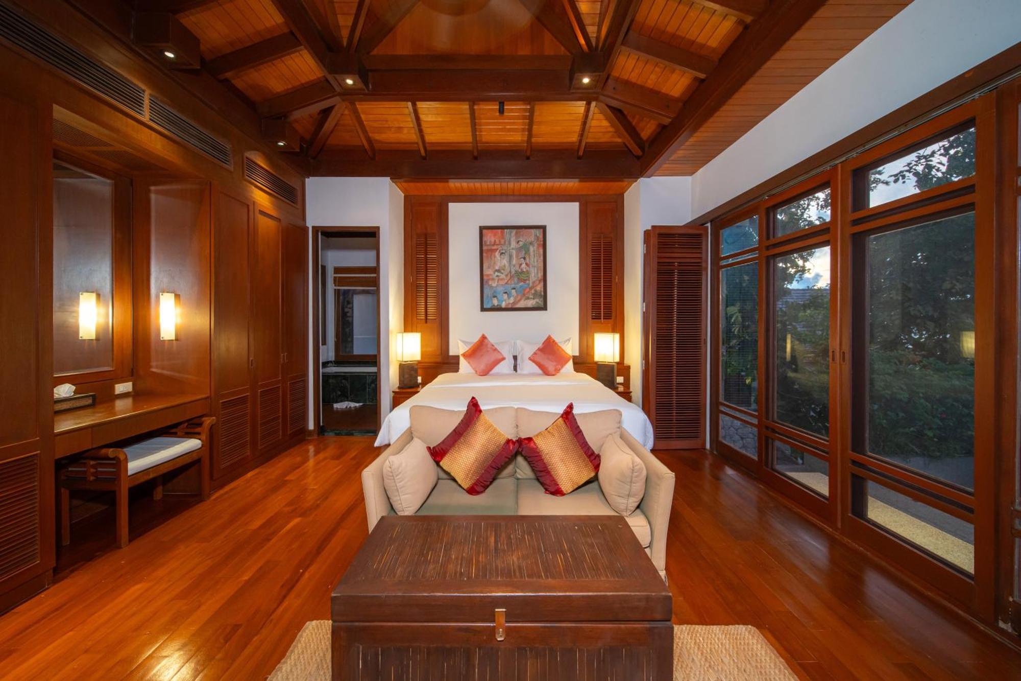 Surin Luxurious 6br Private Swimming Pool Stunning Sunset Vila Phuket
